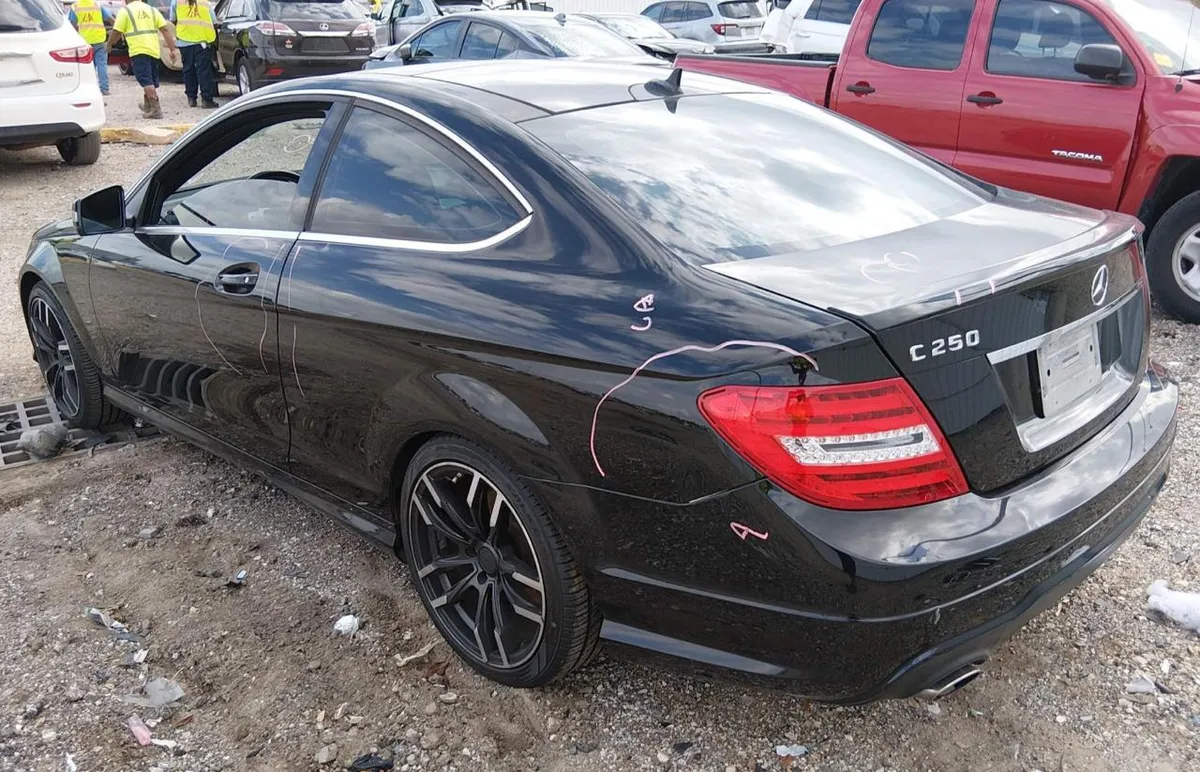 MERCEDES-BENZ C-CLASS C 250 2015