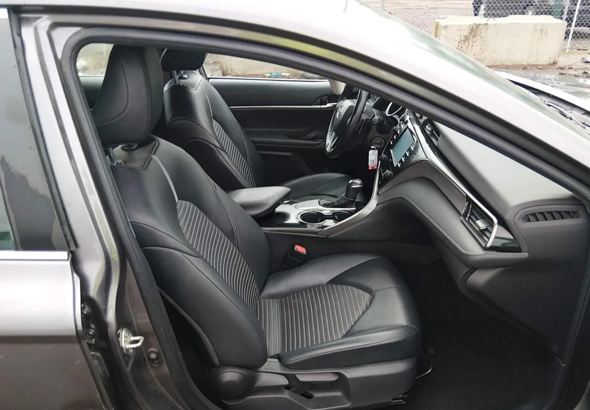 TOYOTA CAMRY SE 2020