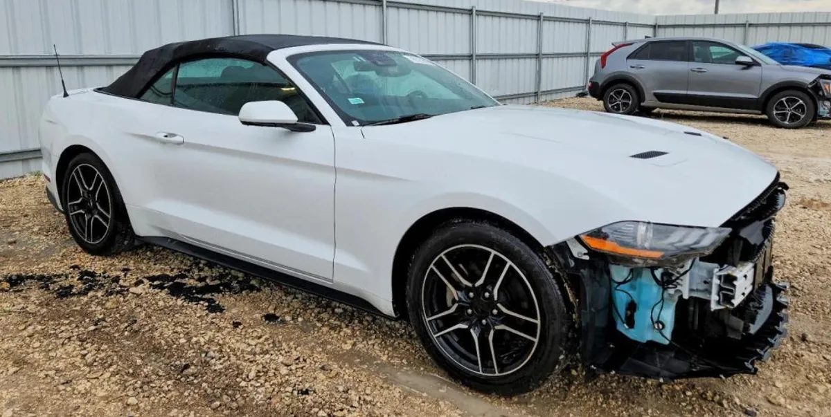 FORD MUSTANG 2023