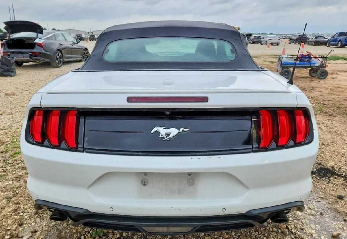FORD MUSTANG 2023
