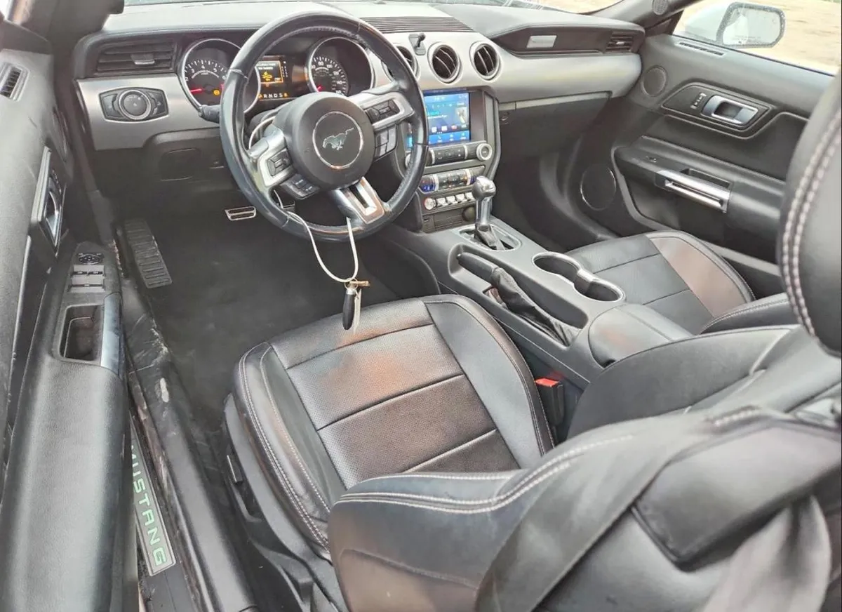 FORD MUSTANG 2023