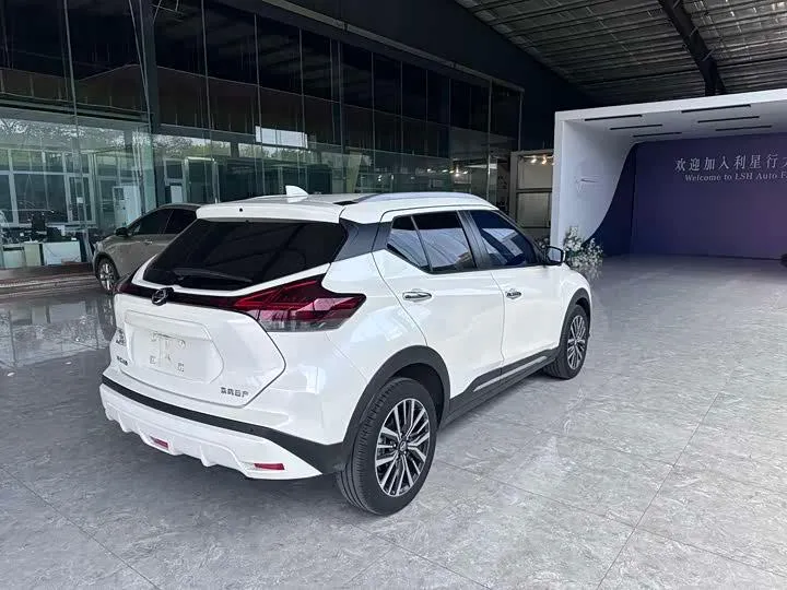 NISSAN KICKS 2022