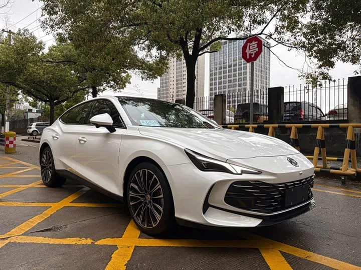 MG MG7 2023