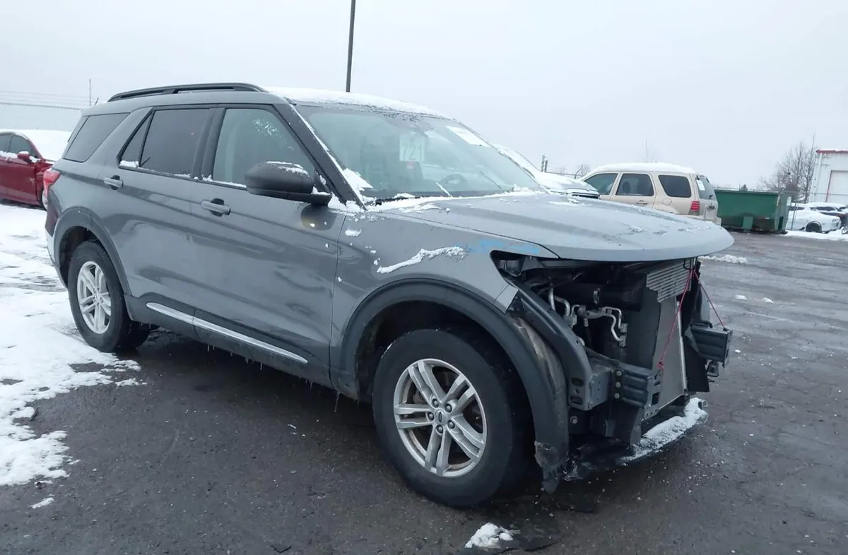 FORD EXPLORER XLT 2022