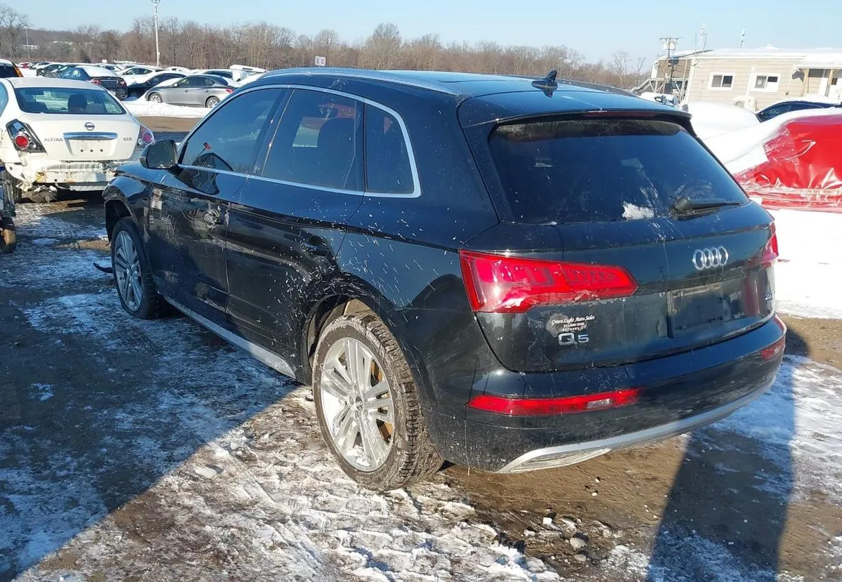 AUDI Q5 2.0T PREMIUM/2.0T TECH PREMIUM 2018