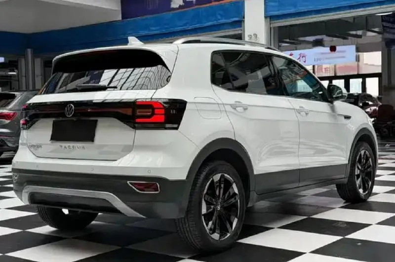 VOLKSWAGEN T-CROSS 2021