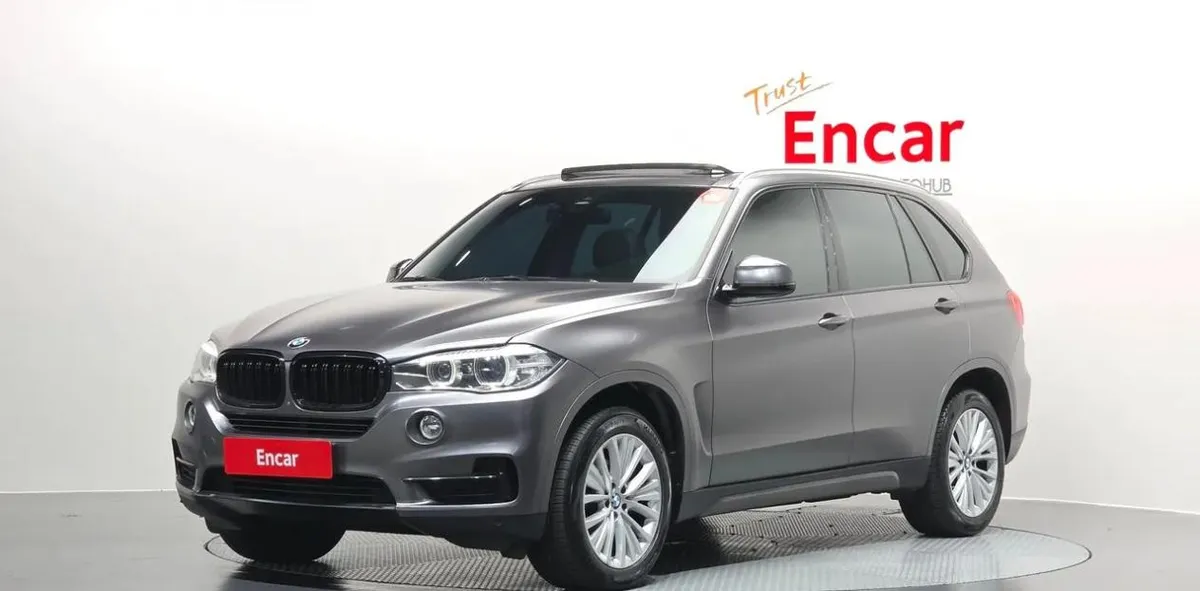 BMW X5 КОМФОРТ-САЛОН ПАНОРАМА ДОВОДЧИКИ ДВЕРЕЙ ЭЛЕКТРОПРИВОД БАГАЖНИКА КАМЕРЫ И ПОЛНЫЙ ПАКЕТ АССИСТЕНТОВ. С 2017