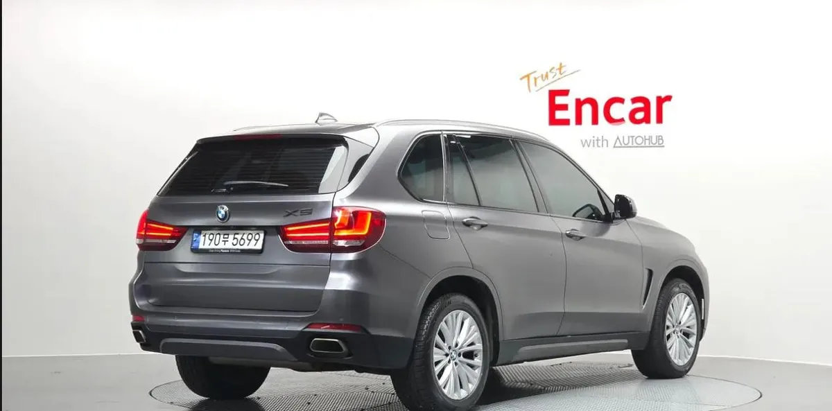 BMW X5 КОМФОРТ-САЛОН ПАНОРАМА ДОВОДЧИКИ ДВЕРЕЙ ЭЛЕКТРОПРИВОД БАГАЖНИКА КАМЕРЫ И ПОЛНЫЙ ПАКЕТ АССИСТЕНТОВ. С 2017