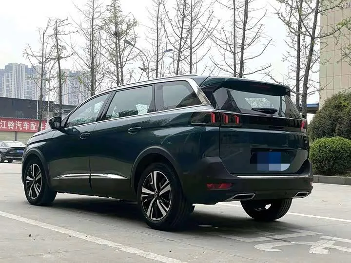 PEUGEOT 5008 2023