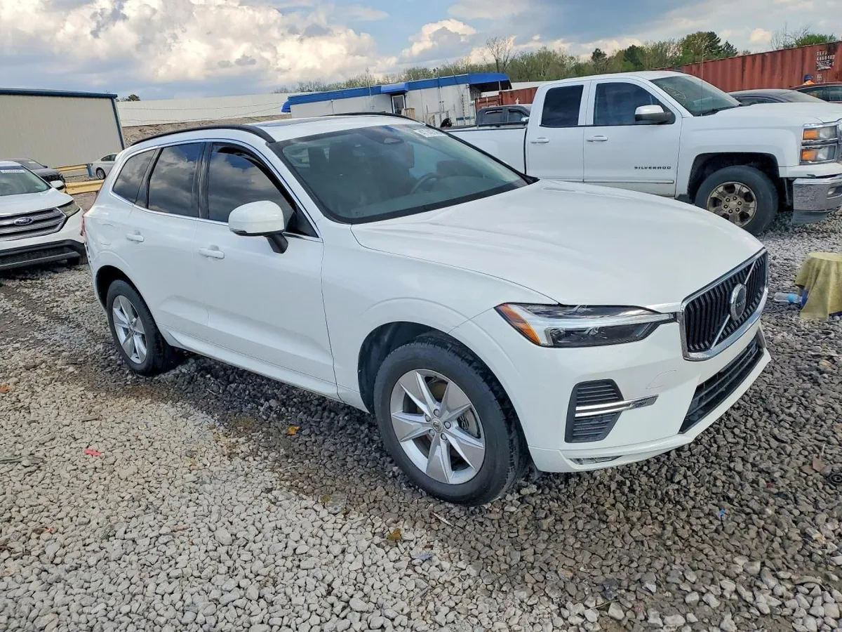 VOLVO XC60 B5 MOMENTUM FWD 2022