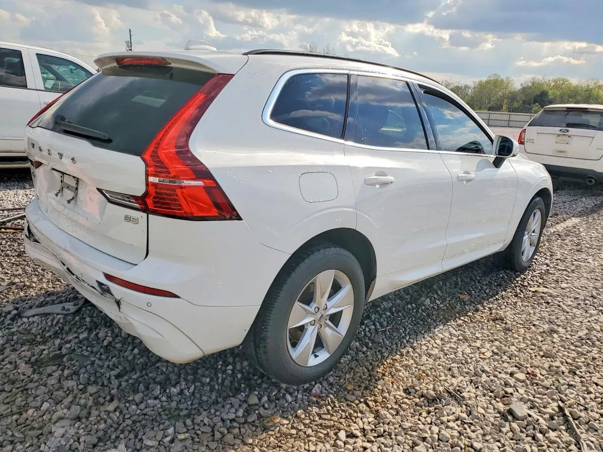 VOLVO XC60 B5 MOMENTUM FWD 2022