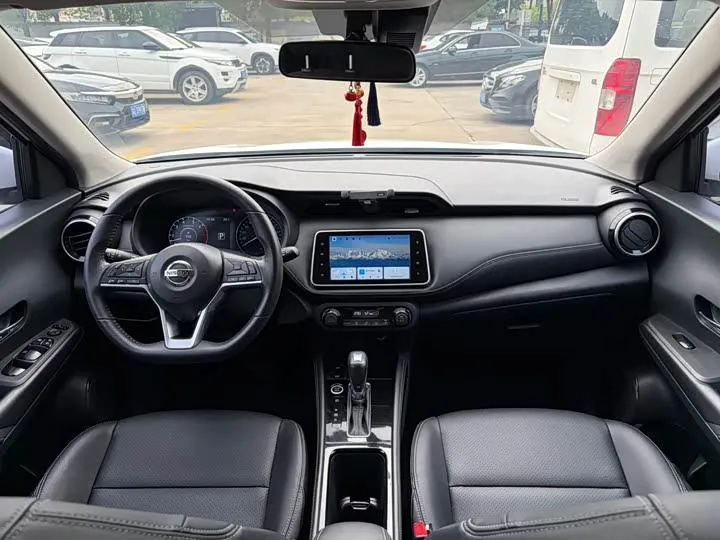 NISSAN KICKS LUXURY 2022
