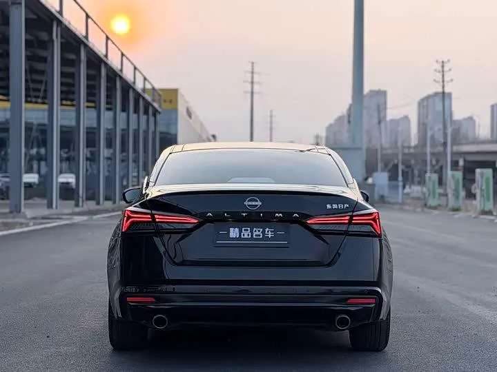 NISSAN TEANA 2022