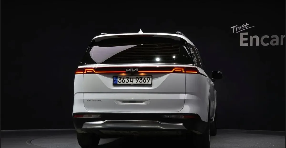 KIA CARNIVAL SIGNATURE 2022