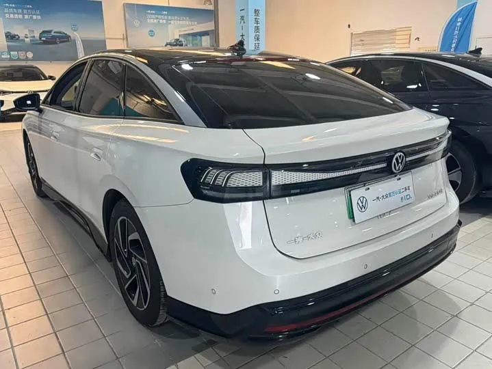 VOLKSWAGEN ID 2024