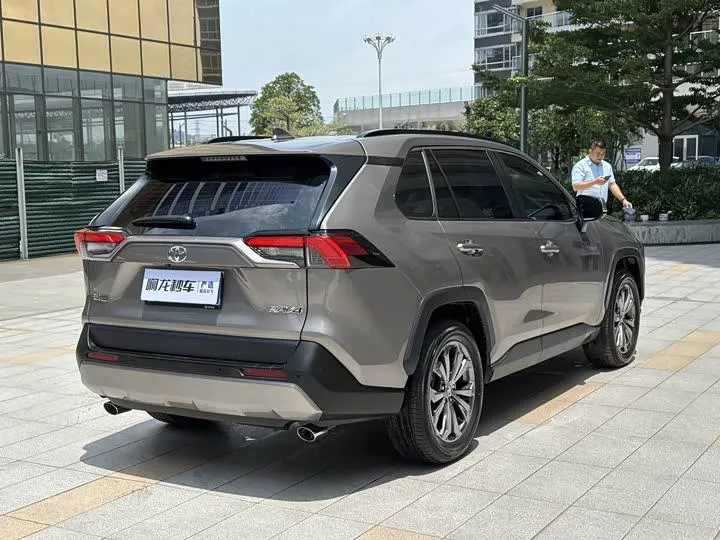 TOYOTA RAV4 2023