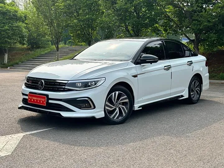 VOLKSWAGEN BORA 200TSI DSG SMART 2023