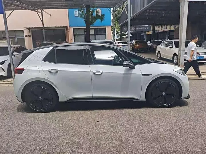 VOLKSWAGEN ID 2024