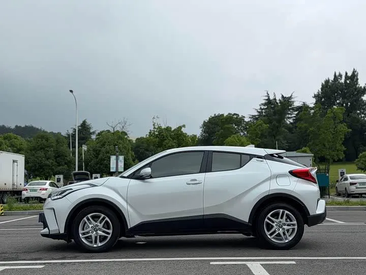 TOYOTA C-HR 2022