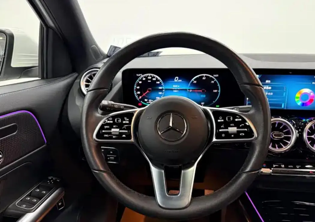 MERCEDES-BENZ EQA 2023
