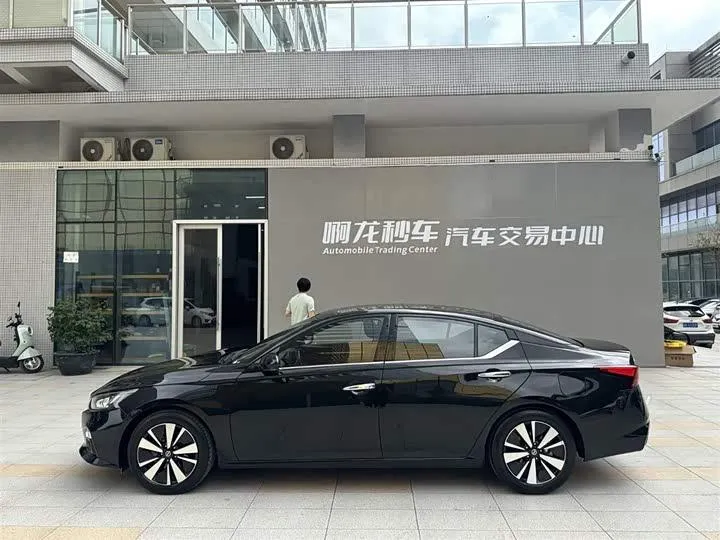 NISSAN TEANA 2021