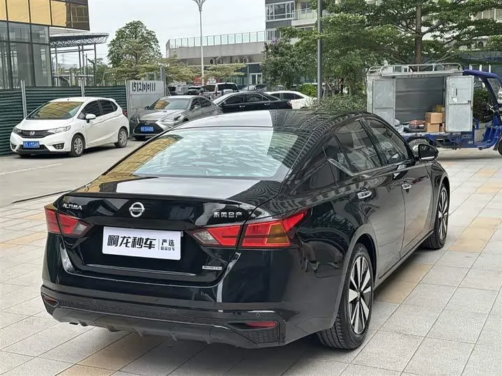 NISSAN TEANA 2021