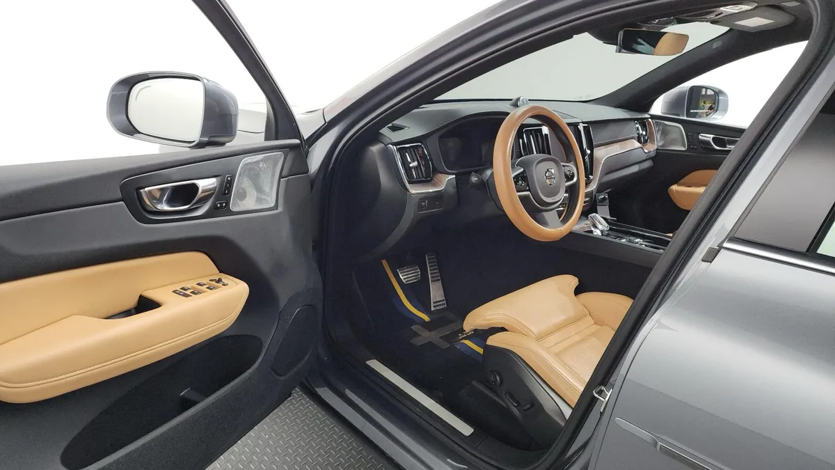 VOLVO XC60 2021
