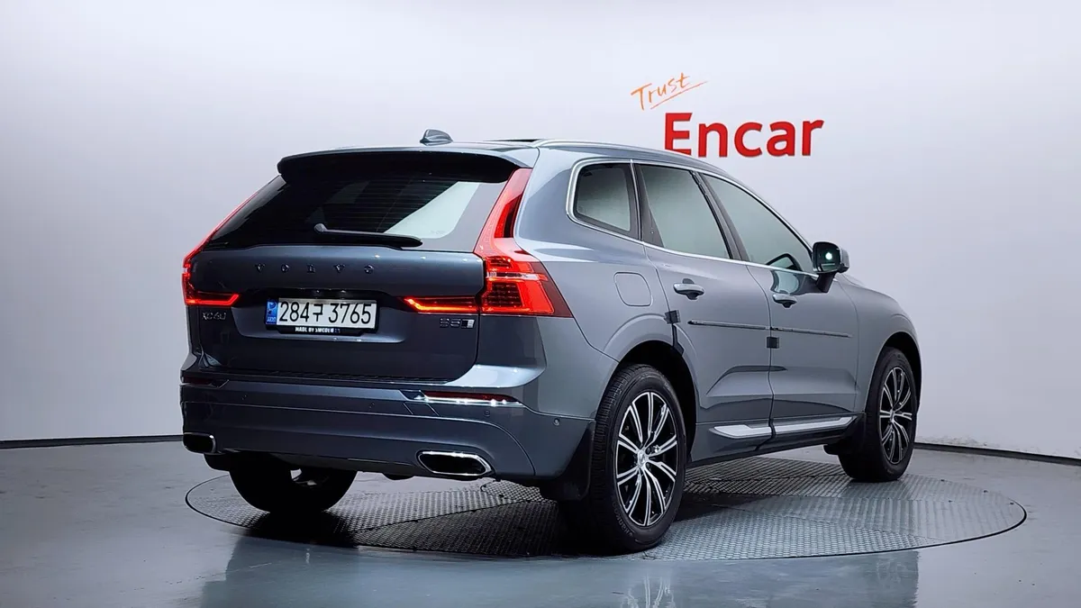 VOLVO XC60 2021