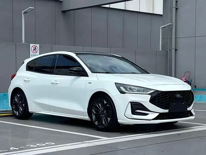 FORD FOCUS HATCHBACK ECOBOOST 180 2022