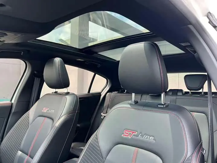 FORD FOCUS HATCHBACK ECOBOOST 180 2022