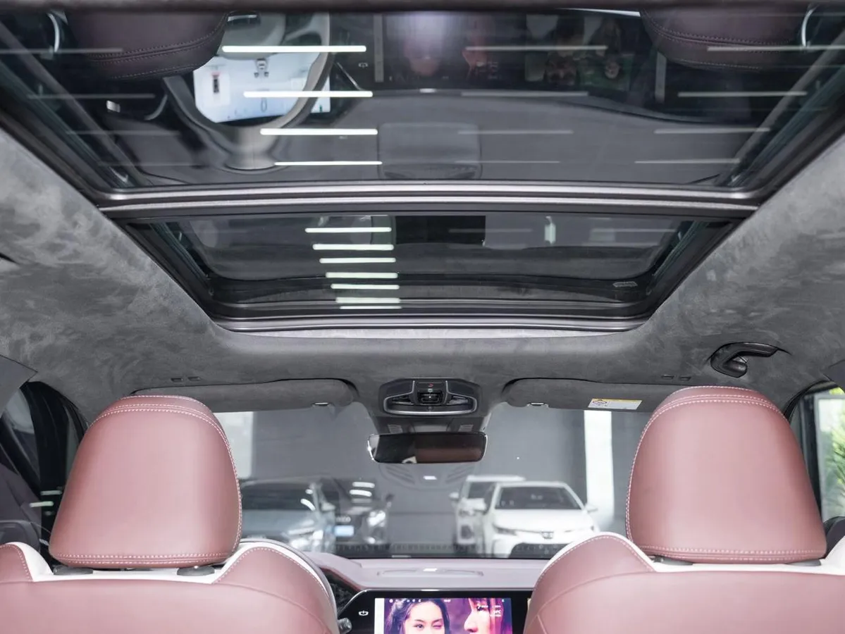 GEELY MONAJRO 2022