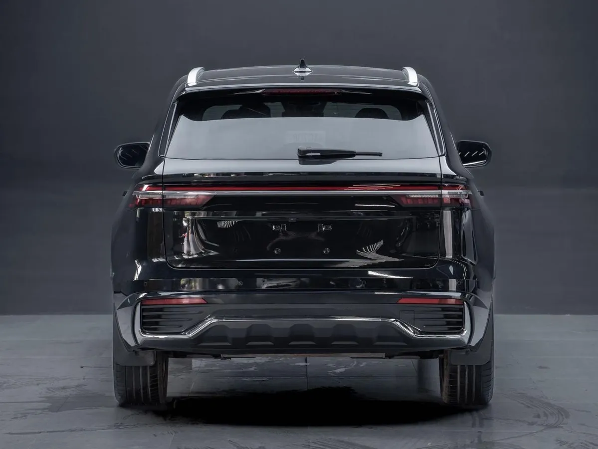 GEELY MONAJRO 2022