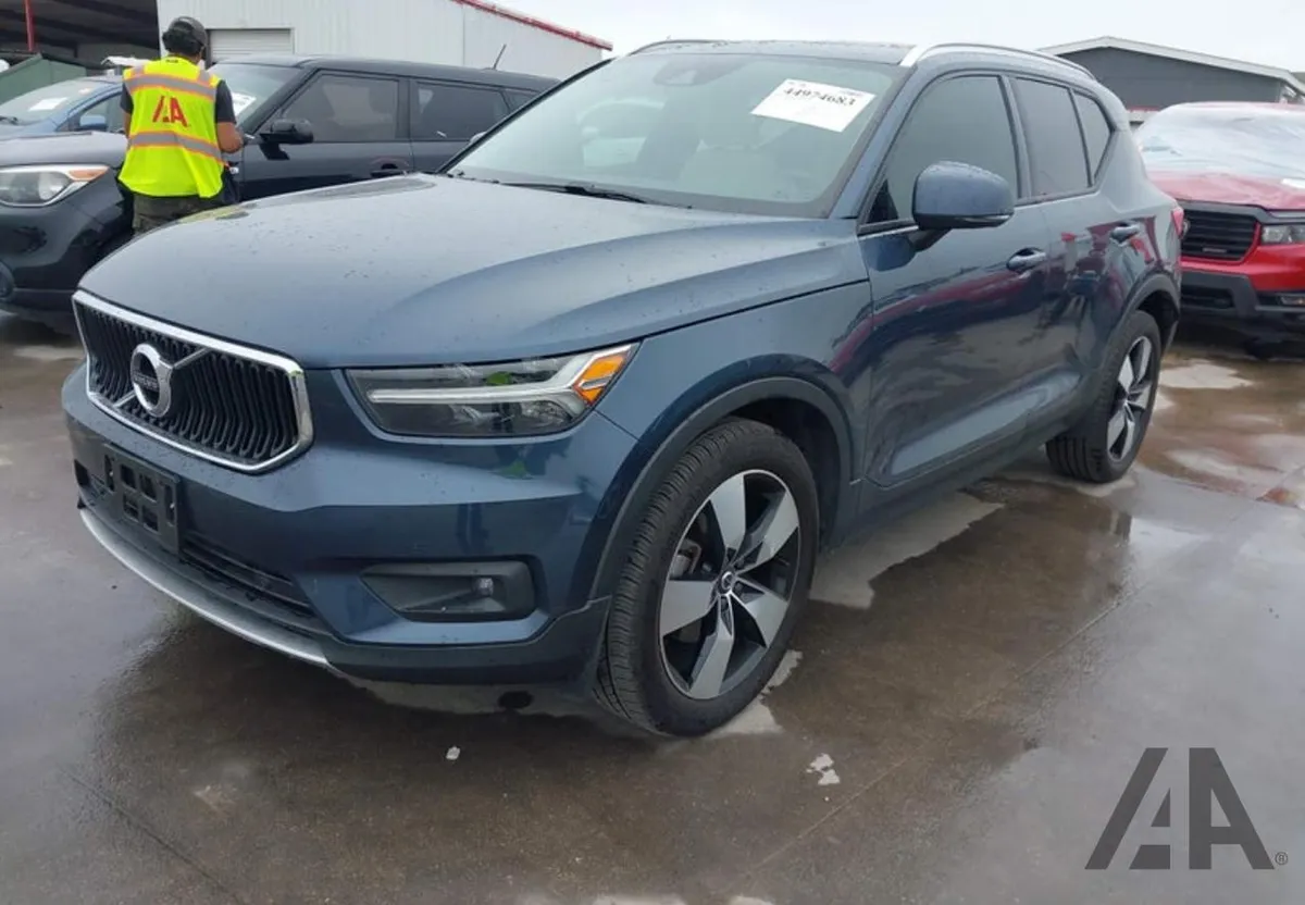 VOLVO XC40 T5 MOMENTUM 2021