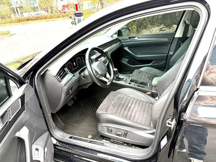 VOLKSWAGEN PASSAT 330TSI DSG 30TH 2021