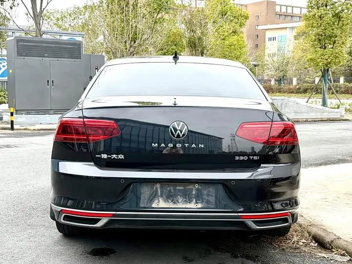 VOLKSWAGEN PASSAT 330TSI DSG 30TH 2021