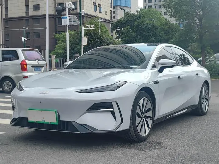 GEELY GALAXY E8 550KM 2024