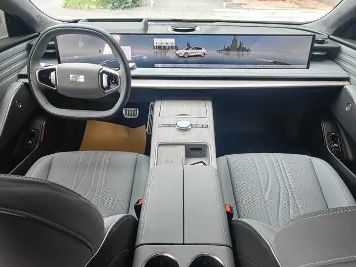 GEELY GALAXY E8 550KM 2024