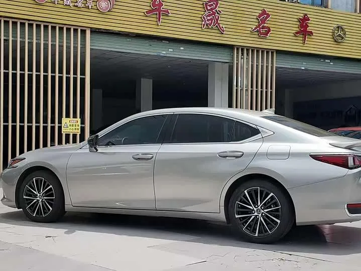 LEXUS ES PREMIUM 2022