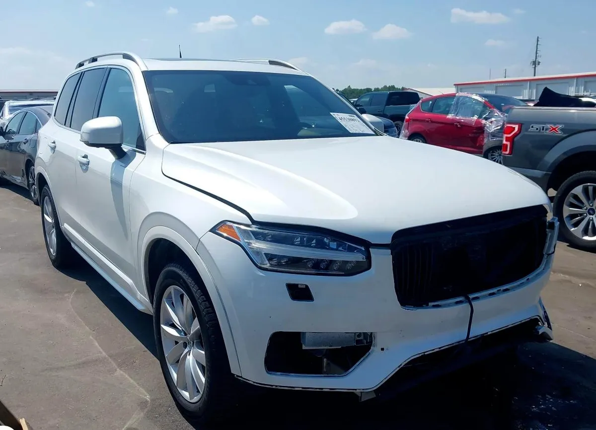 VOLVO XC90 T6 MOMENTUM 2017