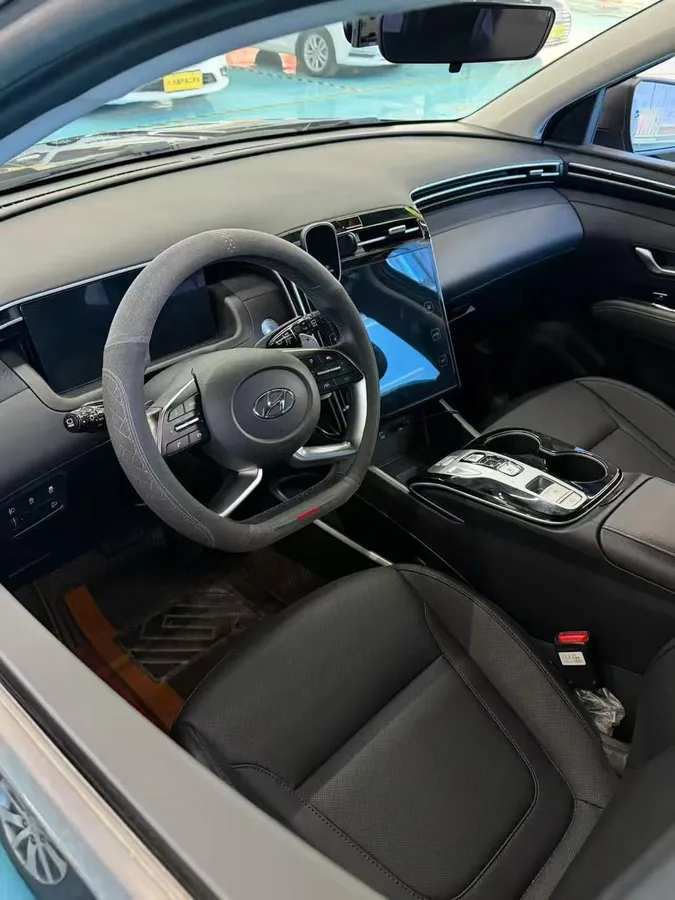 HYUNDAI TUCSON PREMIUM 2023