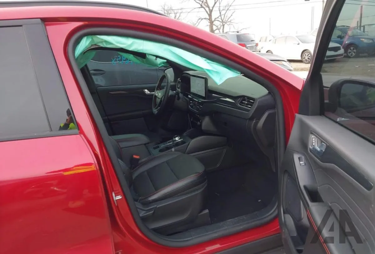 FORD ESCAPE ST-LINE 2024