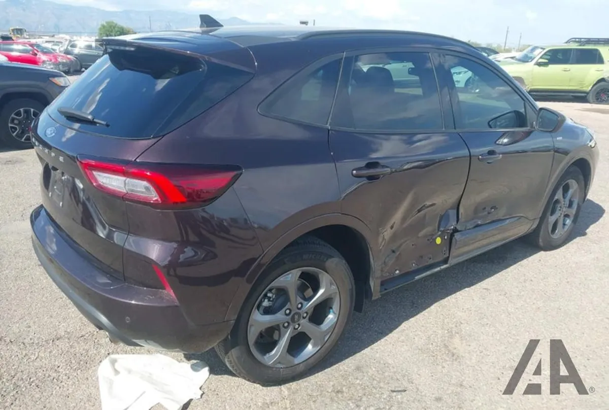 FORD ESCAPE ST-LINE 2023