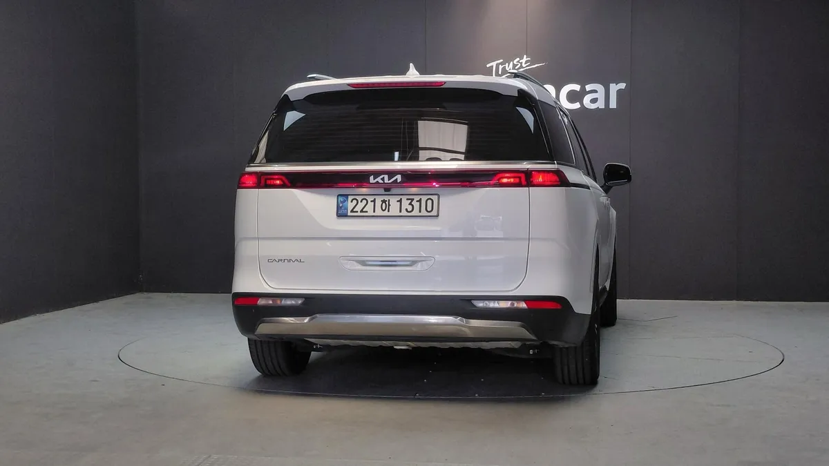 KIA CARNIVAL 9-МЕСТНЫЙ 2023
