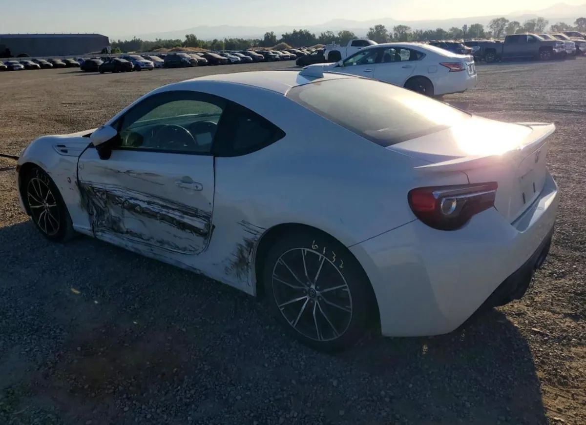 TOYOTA 86 BASE 2017