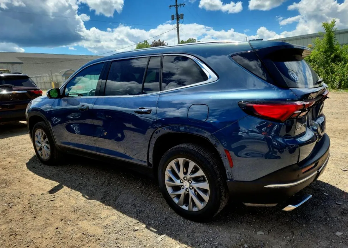 BUICK ENCLAVE PREFERRED 2024