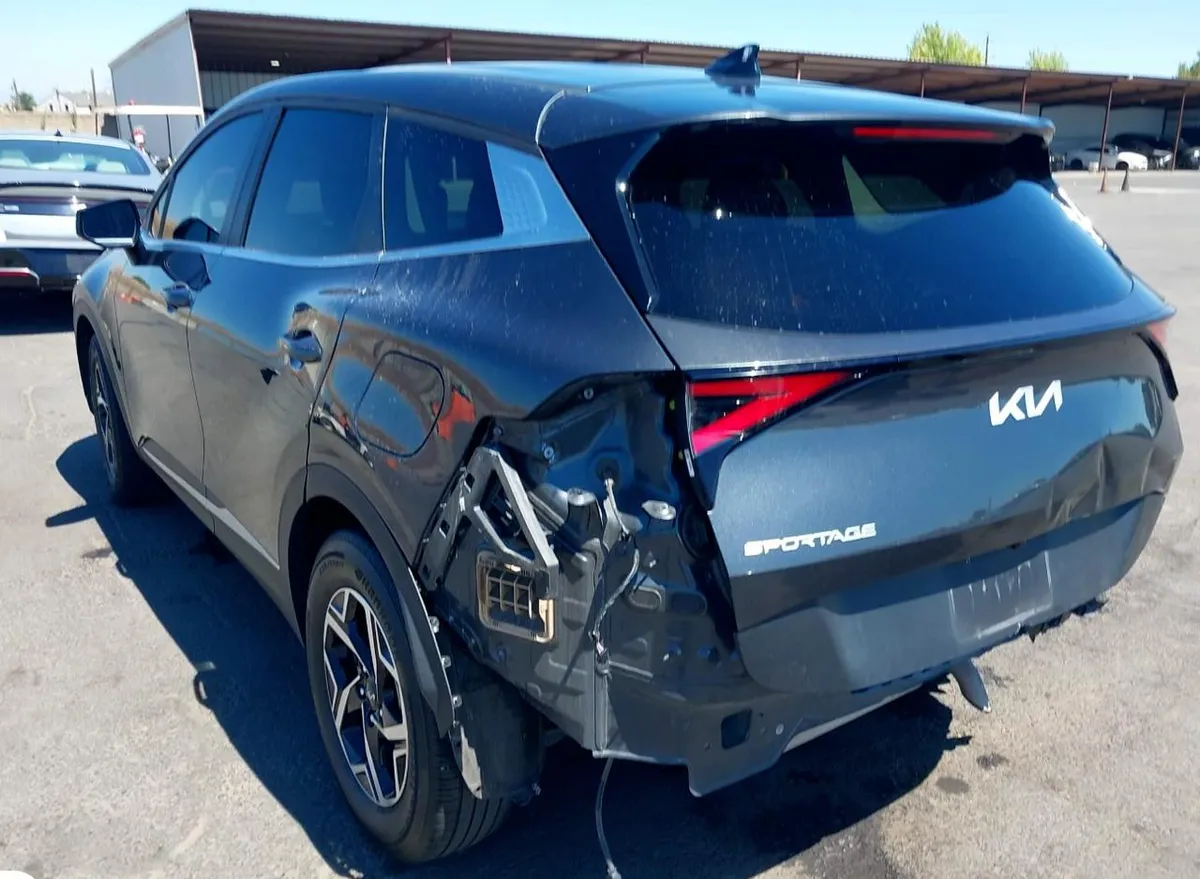 KIA SPORTAGE LX 2023