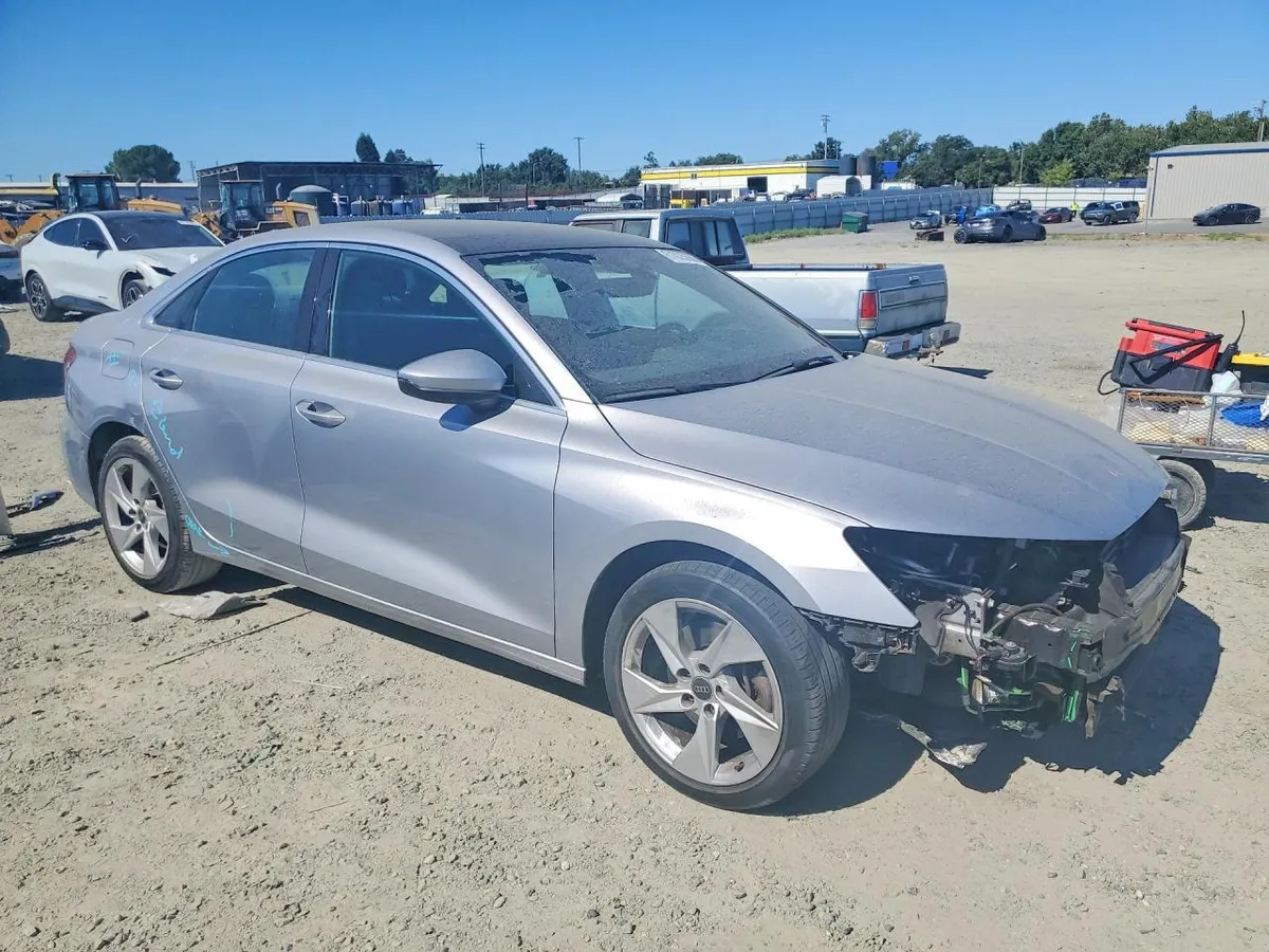 AUDI A3 11/2023 A3 PREMIUM 11/2023 2023