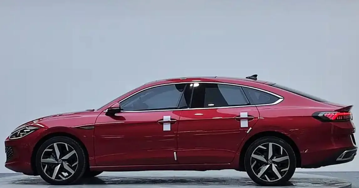 VOLKSWAGEN LAMANDO L 280TSI DSG 2022
