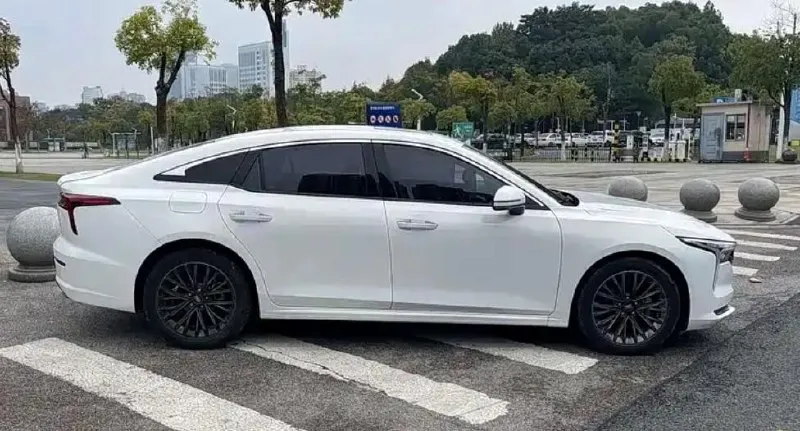 BESTUNE B70 АВТОМАТИЧЕСКАЯ ПАРКОВКА 2023