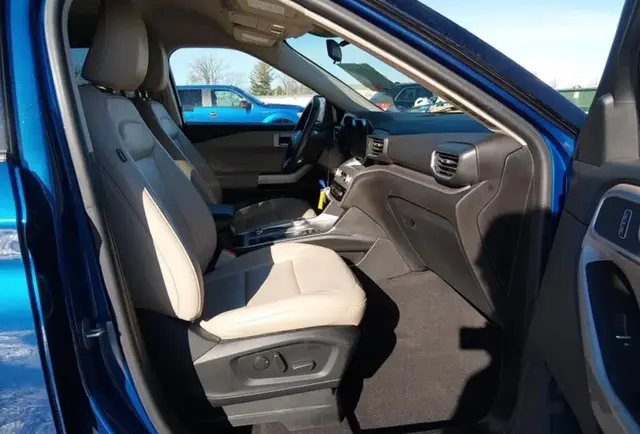 FORD EXPLORER XLT 2022